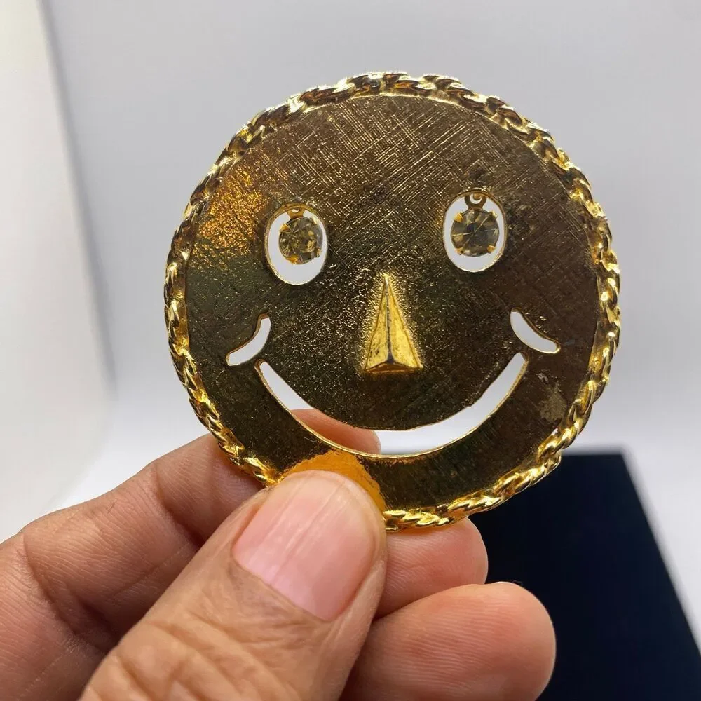 Vintage Smiley Face Brooch And/or Pendant Gold Tone